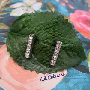 🎀 Bar Stud Earrings